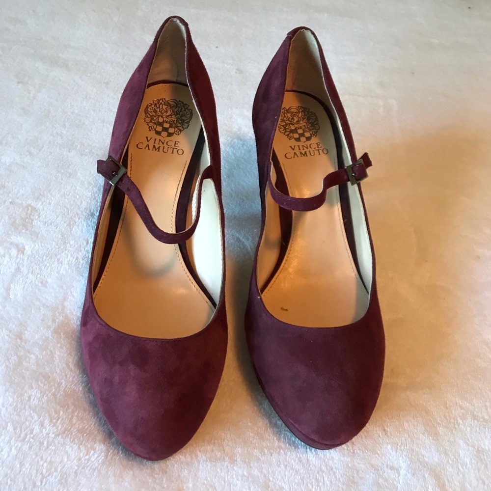 Vince Camuto pumps